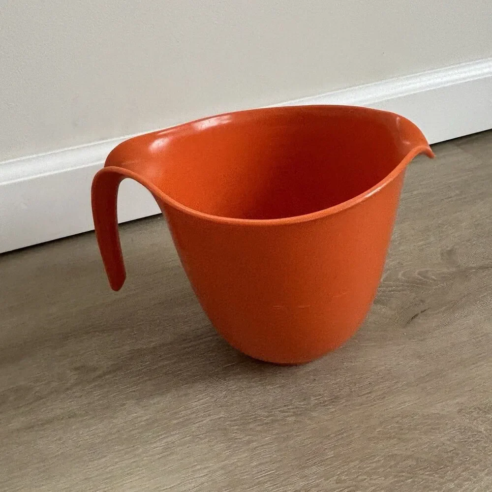VTG Rubbermaid Grip N Mix Orange Batter Bowl 2661 Measuring PitcherSpout 1Qt 70s